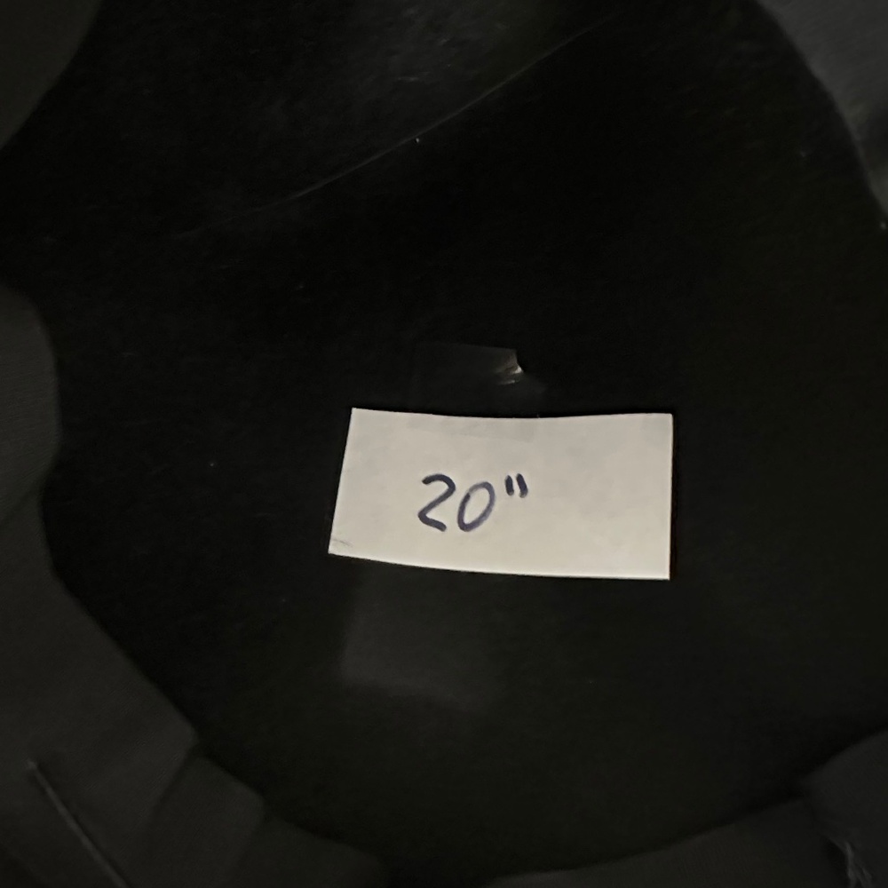 MAGNIFICENT 1940's BLACK FELT HAT WITH UPTURNED BRIM + MULTICOLOR FEATHER "WINGS - Picture 13 of 13